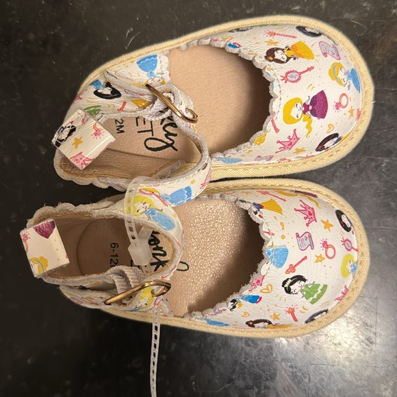 Monkey Feet Disney Princess Shoes - Picture 5 of 6